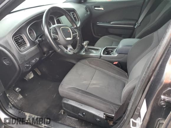 ✅ 2015 Dodge Charger SXT • VIN: 2C3CDXHG9FH805788 • Лот: 90139025. Опубликован ранее на Copart с пробегом 179 401 миль. Бесплатный доступ к архиву аукционных продаж из США и подробный отчёт об истории автомобиля на DreamBid. Изображение 7.