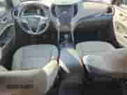 2015 Hyundai Santa Fe с VIN 5XYZUDLB5FG238591, выставлен на аукционе Copart как лот 84567565 с пробегом 164 378 миль миль и Списание • Salvage title. История ставок и продаж доступна на DreamBid. Изображение 8.