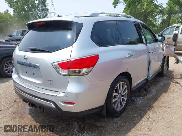 ✅ 2013 Nissan Pathfinder SL • VIN: 5N1AR2MM5DC686734 • Lot: 42461385. Listed on IAAI with 171,071 mi. Free auction sales archive from the USA and detailed vehicle history report at DreamBid. Image 4.
