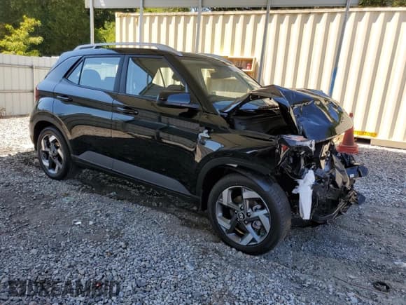 ✅ 2024 Hyundai Venue SEL • VIN: KMHRC8A3XRU329358 • Lot: 69918474. Listed on Copart with 1,021 mi. Free auction sales archive from the USA and detailed vehicle history report at DreamBid. Image 4.