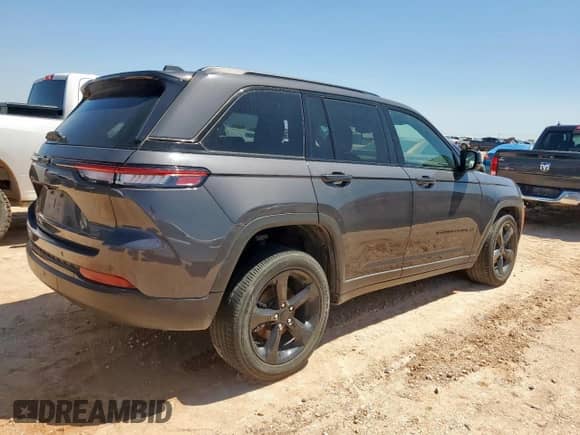 2023 Jeep Grand Cherokee Altitude X with VIN 1C4RJHAG1PC607936, listed as a Copart auction lot 63271175 with 30,732 mi miles and Salvage title. Bid and sale history available at DreamBid. Image 3.