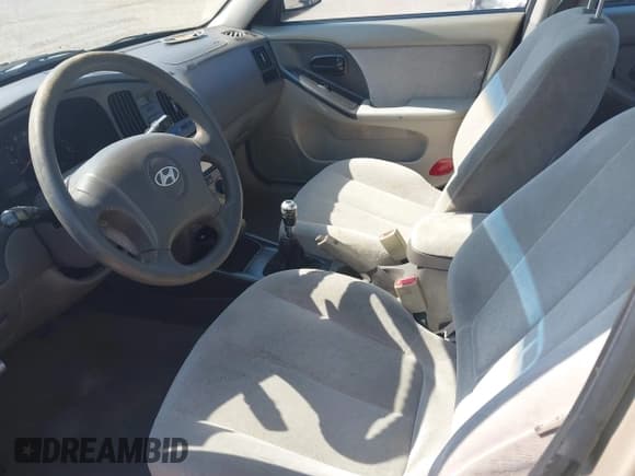 ✅ 2005 Hyundai Elantra GLS • VIN: KMHDN46D25U066338 • Lot: 42112570. Wystawiony na IAAI z przebiegiem 200 809 mil. Bezpłatny archiwum sprzedaży aukcyjnych z USA i szczegółowy raport historii pojazdu na DreamBid. Zdjęcie 5.