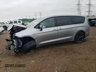 ✅ 2019 Chrysler Pacifica Touring Plus • VIN: 2C4RC1FG5KR522317 • Lot: 86690555. Wystawiony na Copart z przebiegiem Nie podano. Bezpłatny archiwum sprzedaży aukcyjnych z USA i szczegółowy raport historii pojazdu na DreamBid. Zdjęcie 1.