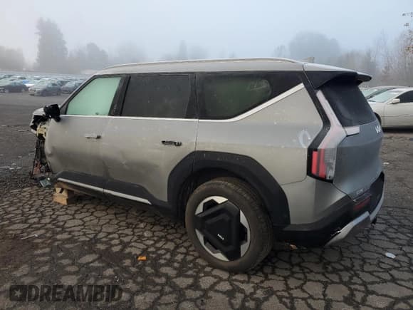 ✅ 2024 Kia EV9 Land • VIN: KNDADFS5XR6045008 • Lot: 82823844. Wystawiony na Copart z przebiegiem Nie podano. Bezpłatny archiwum sprzedaży aukcyjnych z USA i szczegółowy raport historii pojazdu na DreamBid. Zdjęcie 2.