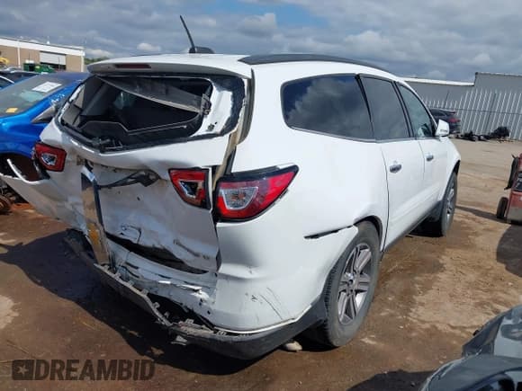 ✅ 2016 Chevrolet Traverse LT • VIN: 1GNKRGKD4GJ317797 • Lot: 43252239. Wystawiony na IAAI z przebiegiem 117 718 mil. Bezpłatny archiwum sprzedaży aukcyjnych z USA i szczegółowy raport historii pojazdu na DreamBid. Zdjęcie 4.