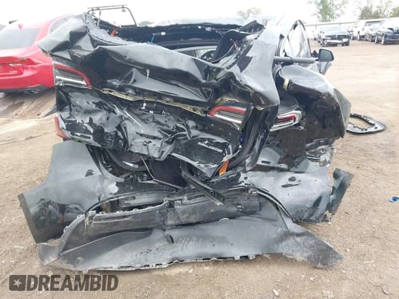 ✅ 2023 Tesla Model Y Performance • VIN: 7SAYGDEF6PF663915 • Lot: 43428082. Wystawiony na IAAI z przebiegiem 30 812 mil. Bezpłatny archiwum sprzedaży aukcyjnych z USA i szczegółowy raport historii pojazdu na DreamBid. Zdjęcie 6.