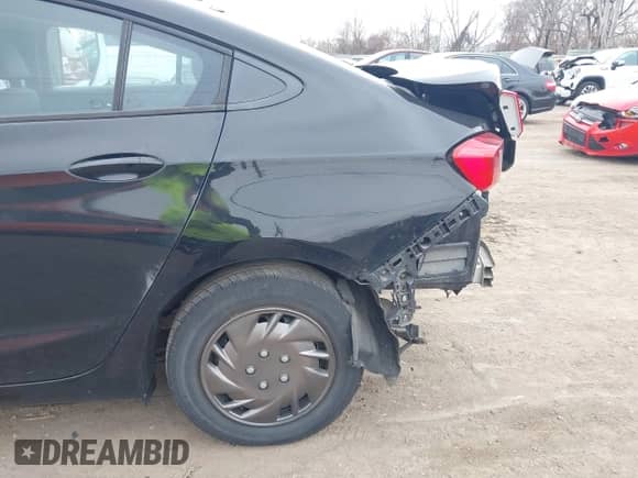 2017 Chevrolet Cruze LS с VIN 1G1BB5SM4H7267153, выставлен на аукционе IAAI как лот 42002894 с пробегом 77 929 миль миль и . История ставок и продаж доступна на DreamBid. Изображение 6.