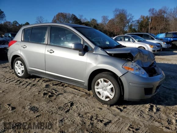 ✅ 2011 Nissan Versa S • VIN: 3N1BC1CP0BL424480 • Lot: 80198044. Wystawiony na Copart z przebiegiem 251 093 mil. Bezpłatny archiwum sprzedaży aukcyjnych z USA i szczegółowy raport historii pojazdu na DreamBid. Zdjęcie 4.