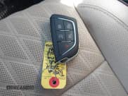 ✅ 2024 Cadillac LYRIQ Sport • VIN: 1GYKPWRL6RZ112244 • Lot: 41677832. Wystawiony na IAAI z przebiegiem 178 mil. Bezpłatny archiwum sprzedaży aukcyjnych z USA i szczegółowy raport historii pojazdu na DreamBid. Zdjęcie 11.