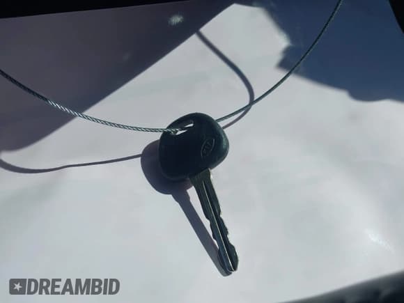 ✅ 2007 Kia Optima LX • VIN: KNAGE124675117422 • Lot: 43561900. Wystawiony na IAAI z przebiegiem 185 594 mil. Bezpłatny archiwum sprzedaży aukcyjnych z USA i szczegółowy raport historii pojazdu na DreamBid. Zdjęcie 11.