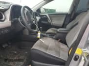 ✅ 2017 Toyota RAV4 XLE • VIN: 2T3RFREV3HW651306 • Lot: 93727165. Wystawiony na Copart z przebiegiem 160 564 mil. Bezpłatny archiwum sprzedaży aukcyjnych z USA i szczegółowy raport historii pojazdu na DreamBid. Zdjęcie 7.