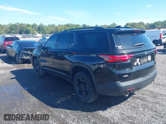 ✅ 2023 Chevrolet Traverse LS • VIN: 1GNERFKW3PJ186287 • Lot: 43292803. Wystawiony na IAAI z przebiegiem 62 634 mil. Bezpłatny archiwum sprzedaży aukcyjnych z USA i szczegółowy raport historii pojazdu na DreamBid. Zdjęcie 3.