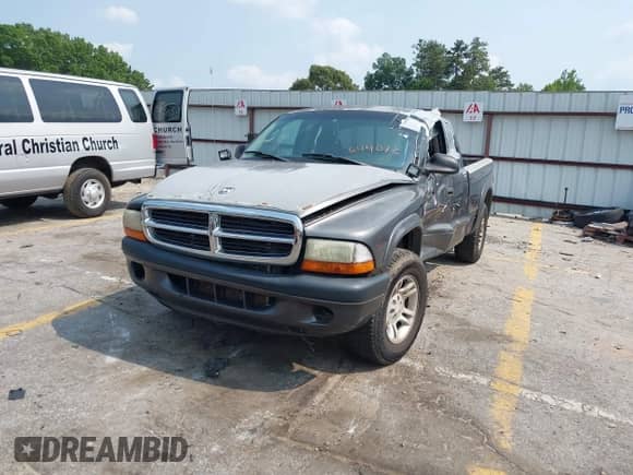 2002 Dodge Dakota Sport z VIN 1B7GL32X92S644072, wystawiony jako IAAI lot #42400800 z przebiegiem 232 611 mil mil oraz . Historia ofert i sprzedaży dostępna na DreamBid. Obrazek 2.