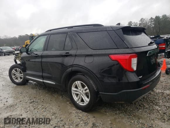 ✅ 2022 Ford Explorer XLT • VIN: 1FMSK7DH9NGA50238 • Lot: 48113795. Wystawiony na Copart z przebiegiem 70 140 mil. Bezpłatny archiwum sprzedaży aukcyjnych z USA i szczegółowy raport historii pojazdu na DreamBid. Zdjęcie 2.