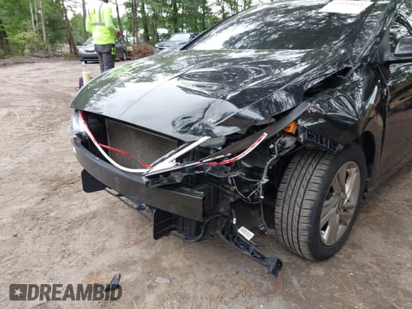 ✅ 2020 Hyundai Elantra Value Edition • VIN: 5NPD84LF9LH520545 • Lot: 43333845. Listed on IAAI with 114,498 mi. Free auction sales archive from the USA and detailed vehicle history report at DreamBid. Image 6.