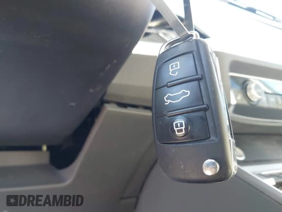 ✅ 2020 Audi Q3 S line Premium Plus • VIN: WA1EECF32L1107344 • Lot: 42700992. Wystawiony na IAAI z przebiegiem 76 570 mil. Bezpłatny archiwum sprzedaży aukcyjnych z USA i szczegółowy raport historii pojazdu na DreamBid. Zdjęcie 11.