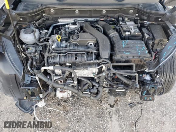 ✅ 2025 Volkswagen Taos SE • VIN: 3VVUC7B24SM008944 • Lot: 92233195. Wystawiony na Copart z przebiegiem 20 686 mil. Bezpłatny archiwum sprzedaży aukcyjnych z USA i szczegółowy raport historii pojazdu na DreamBid. Zdjęcie 12.