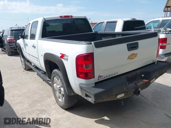 ✅ 2014 Chevrolet Silverado 2500HD LT • VIN: 1GC1KXCG1EF131636 • Lot: 43112265. Listed on IAAI with 309,813 mi. Free auction sales archive from the USA and detailed vehicle history report at DreamBid. Image 3.