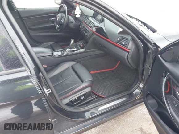 ✅ 2013 BMW 3 Series 328i xDrive • VIN: WBA3B3C59DF537627 • Lot: 43871931. Wystawiony na IAAI z przebiegiem 163 372 mil. Bezpłatny archiwum sprzedaży aukcyjnych z USA i szczegółowy raport historii pojazdu na DreamBid. Zdjęcie 5.