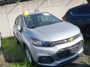 ✅ 2021 Chevrolet Trax LS • VIN: KL7CJKSB0MB319698 • Lot: 43034620. Listed on IAAI with 8,224 mi. Free auction sales archive from the USA and detailed vehicle history report at DreamBid. Image 1.