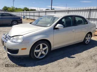 ✅ 2010 Volkswagen Jetta Limited Edition • VIN: 3VWAZ7AJ5AM095631 • Lot: 65407545. Listed on Copart with 120,103 mi. Free auction sales archive from the USA and detailed vehicle history report at DreamBid. Image 1.