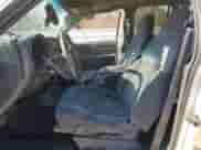 1999 Chevrolet Blazer LS z VIN 1GNDT13W9XK169082, wystawiony jako Copart lot #82568524 z przebiegiem 115 807 mil mil oraz Szkoda całkowita • Salvage title. Historia ofert i sprzedaży dostępna na DreamBid. Obrazek 7.