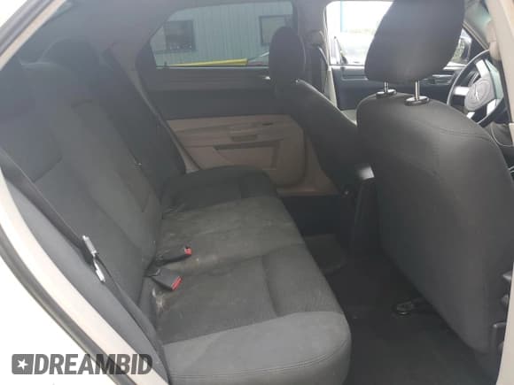 ✅ 2006 Chrysler 300 • VIN: 2C3KA43R56H213154 • Lot: 81953245. Wystawiony na Copart z przebiegiem Nie podano. Bezpłatny archiwum sprzedaży aukcyjnych z USA i szczegółowy raport historii pojazdu na DreamBid. Zdjęcie 10.