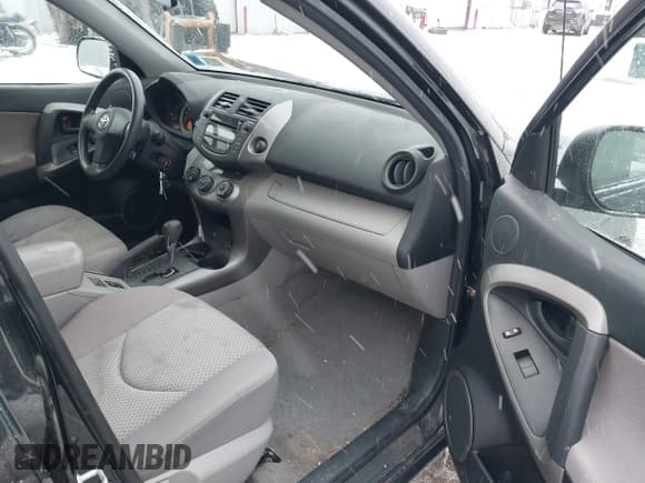 ✅ 2008 Toyota RAV4 • VIN: JTMBD35V285161242 • Lot: 43866249. Listed on IAAI with 211,870 mi. Free auction sales archive from the USA and detailed vehicle history report at DreamBid. Image 5.