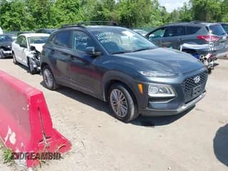 ✅ 2021 Hyundai Kona SEL Plus • VIN: KM8K6CAA9MU676134 • Лот: 42179194. Опубликован ранее на IAAI с пробегом 37 081 миль. Бесплатный доступ к архиву аукционных продаж из США и подробный отчёт об истории автомобиля на DreamBid. Изображение 1.