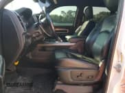 ✅ 2019 Ram 2500 Big Horn • VIN: 3C6UR5DL1KG530475 • Lot: 66715025. Wystawiony na Copart z przebiegiem 100 462 mil. Bezpłatny archiwum sprzedaży aukcyjnych z USA i szczegółowy raport historii pojazdu na DreamBid. Zdjęcie 7.