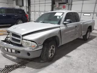 ✅ 2000 Dodge Dakota Sport • VIN: 1B7GL22N8YS723458 • Lot: 41783869. Wystawiony na IAAI z przebiegiem 143 561 mil. Bezpłatny archiwum sprzedaży aukcyjnych z USA i szczegółowy raport historii pojazdu na DreamBid. Zdjęcie 2.