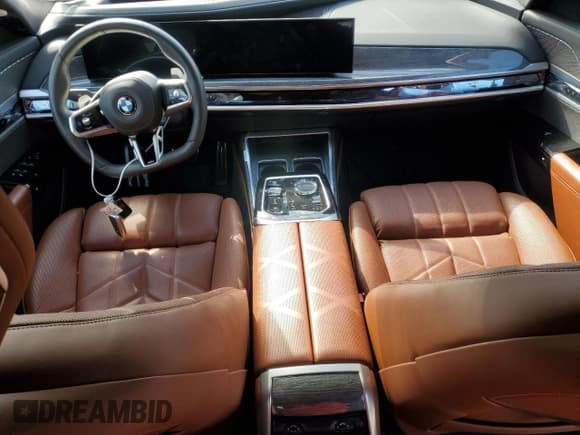 ✅ 2023 BMW 7 Series 760i xDrive • VIN: WBA33EJ02PCM26276 • Лот: 50979415. Опубликован ранее на Copart с пробегом 25 648 миль. Бесплатный доступ к архиву аукционных продаж из США и подробный отчёт об истории автомобиля на DreamBid. Изображение 8.