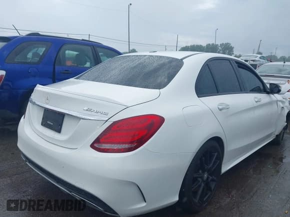 ✅ 2016 Mercedes-Benz C 450 AMG • VIN: 55SWF6EB4GU133408 • Lot: 42531479. Wystawiony na IAAI z przebiegiem 71 796 mil. Bezpłatny archiwum sprzedaży aukcyjnych z USA i szczegółowy raport historii pojazdu na DreamBid. Zdjęcie 4.
