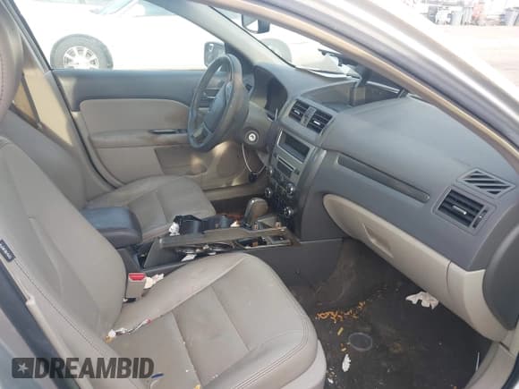 ✅ 2012 Ford Fusion SEL • VIN: 3FAHP0JG1CR352041 • Lot: 43795537. Listed on IAAI with 131,398 mi. Free auction sales archive from the USA and detailed vehicle history report at DreamBid. Image 5.