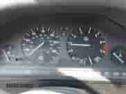 1992 BMW 3 Series z VIN WBABB2314NEC28869, wystawiony jako IAAI lot #42132873 z przebiegiem 129 436 mil mil oraz . Historia ofert i sprzedaży dostępna na DreamBid. Obrazek 7.