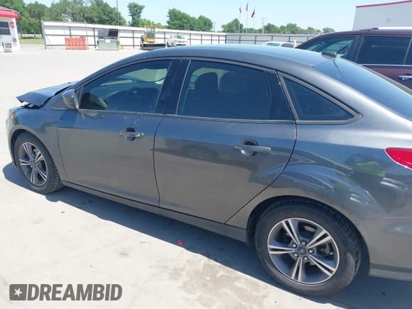 ✅ 2018 Ford Focus SE • VIN: 1FADP3FE3JL204220 • Lot: 41972960. Wystawiony na IAAI z przebiegiem 62 682 mil. Bezpłatny archiwum sprzedaży aukcyjnych z USA i szczegółowy raport historii pojazdu na DreamBid. Zdjęcie 14.