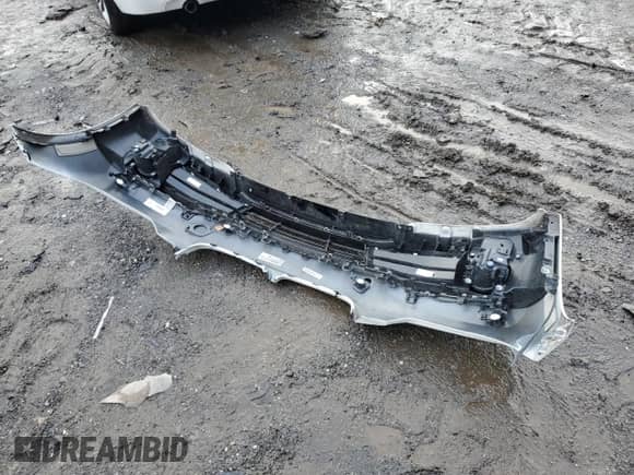 2018 BMW 3 Series 328d xDrive с VIN WBA8J1C50JA019038, выставлен на аукционе Copart как лот 85010124 с пробегом 61 073 миль миль и Списание • Salvage title. История ставок и продаж доступна на DreamBid. Изображение 13.