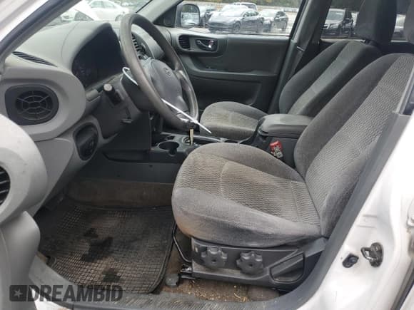 ✅ 2003 Hyundai Santa Fe • VIN: KM8SB12B13U415361 • Lot: 90038705. Listed on Copart with 225,424 mi. Free auction sales archive from the USA and detailed vehicle history report at DreamBid. Image 7.