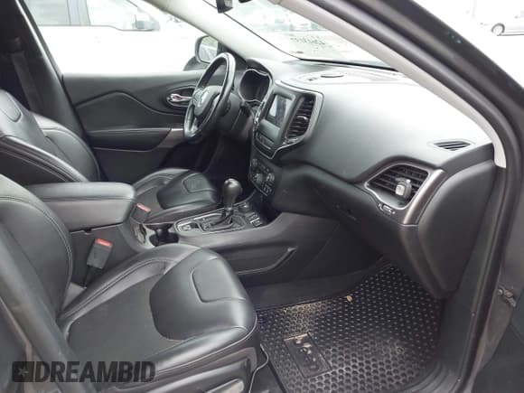 ✅ 2019 Jeep Cherokee Altitude • VIN: 1C4PJMLX6KD289554 • Lot: 42613137. Listed on IAAI with 81,082 mi. Free auction sales archive from the USA and detailed vehicle history report at DreamBid. Image 5.