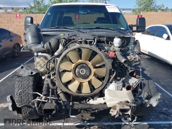 ✅ 2007 Chevrolet Silverado 2500HD LT1 • VIN: 1GCHK23D67F160348 • Lot: 43269127. Wystawiony na IAAI z przebiegiem 179 920 mil. Bezpłatny archiwum sprzedaży aukcyjnych z USA i szczegółowy raport historii pojazdu na DreamBid. Zdjęcie 13.