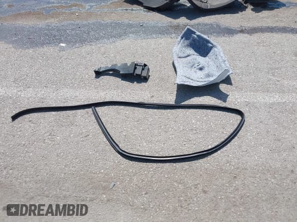 ✅ 2019 Chevrolet Equinox LT • VIN: 2GNAXKEV1K6107348 • Lot: 43088020. Wystawiony na IAAI z przebiegiem 134 383 mil. Bezpłatny archiwum sprzedaży aukcyjnych z USA i szczegółowy raport historii pojazdu na DreamBid. Zdjęcie 12.