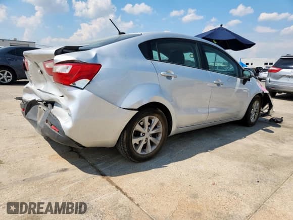 ✅ 2014 Kia Rio EX • VIN: KNADN4A33E6406357 • Lot: 81239845. Wystawiony na Copart z przebiegiem 219 916 mil. Bezpłatny archiwum sprzedaży aukcyjnych z USA i szczegółowy raport historii pojazdu na DreamBid. Zdjęcie 3.