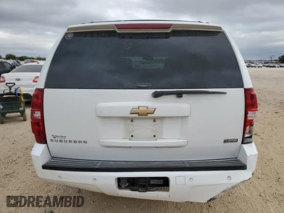 ✅ 2007 Chevrolet Suburban LT • VIN: 3GNFC16007G151156 • Lot: 78801144. Wystawiony na Copart z przebiegiem 195 162 mil. Bezpłatny archiwum sprzedaży aukcyjnych z USA i szczegółowy raport historii pojazdu na DreamBid. Zdjęcie 6.