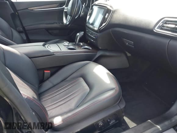 ✅ 2019 Maserati Ghibli • VIN: ZAM57XSA5K1328183 • Lot: 41970101. Listed on IAAI with 61,260 mi. Free auction sales archive from the USA and detailed vehicle history report at DreamBid. Image 5.