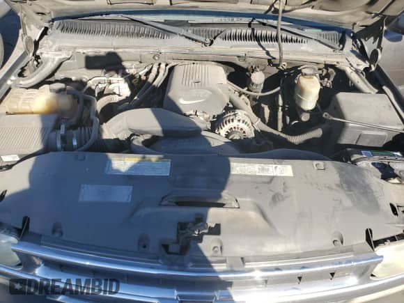 2001 Chevrolet Suburban LT with VIN 3GNGK26UX1G105406, listed as a Copart auction lot 87537755 with 310,898 mi miles and Clean title. Bid and sale history available at DreamBid. Image 12.