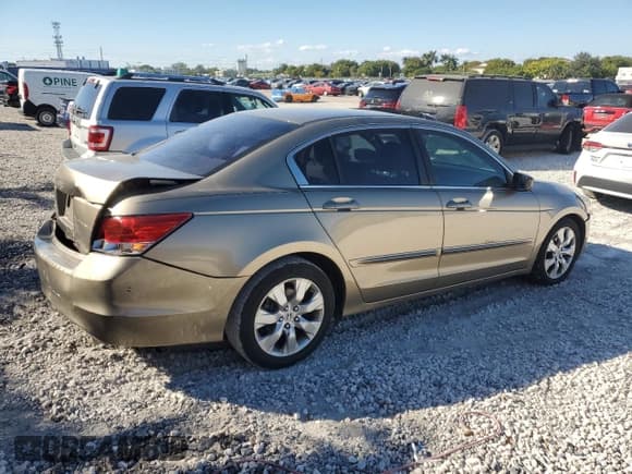 ✅ 2008 Honda Accord EX • VIN: JHMCP26798C009541 • Лот: 93012925. Опубликован ранее на Copart с пробегом 99 291 миль. Бесплатный доступ к архиву аукционных продаж из США и подробный отчёт об истории автомобиля на DreamBid. Изображение 3.