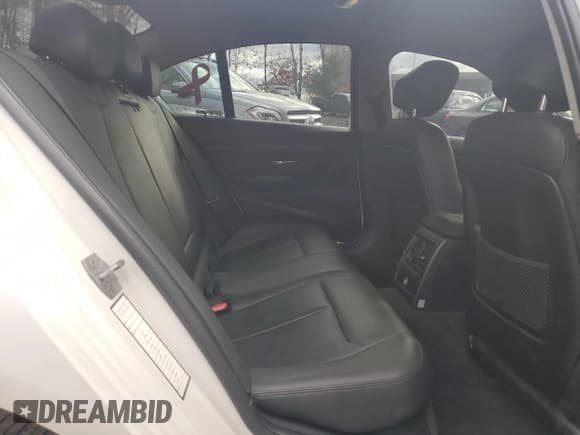 ✅ 2014 BMW 3 Series 328i xDrive • VIN: WBA3B3C53EJ981472 • Лот: 91389655. Опубликован ранее на Copart с пробегом 191 495 миль. Бесплатный доступ к архиву аукционных продаж из США и подробный отчёт об истории автомобиля на DreamBid. Изображение 10.