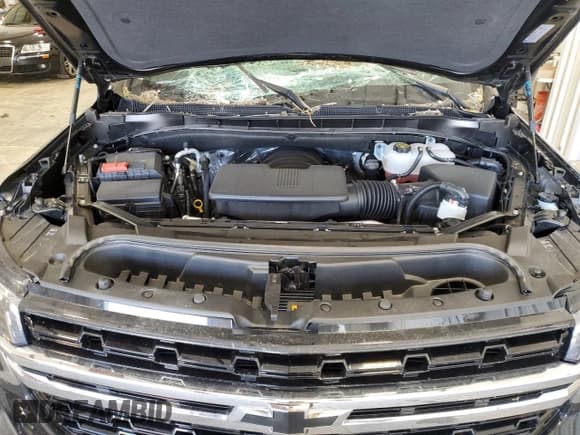 ✅ 2023 Chevrolet Suburban LS • VIN: 1GNSKBEDXPR507852 • Lot: 68348864. Wystawiony na Copart z przebiegiem 20 808 mil. Bezpłatny archiwum sprzedaży aukcyjnych z USA i szczegółowy raport historii pojazdu na DreamBid. Zdjęcie 13.