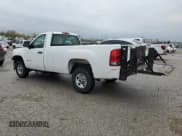 ✅ 2009 GMC Sierra 1500 • VIN: 1GTHC44K79E142956 • Лот: 80669944. Опубликован ранее на Copart с пробегом 309 022 миль. Бесплатный доступ к архиву аукционных продаж из США и подробный отчёт об истории автомобиля на DreamBid. Изображение 2.