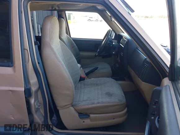 ✅ 1999 Jeep Cherokee Sport • VIN: 1J4FT68S9XL520873 • Lot: 43563174. Wystawiony na IAAI z przebiegiem 169 600 mil. Bezpłatny archiwum sprzedaży aukcyjnych z USA i szczegółowy raport historii pojazdu na DreamBid. Zdjęcie 5.